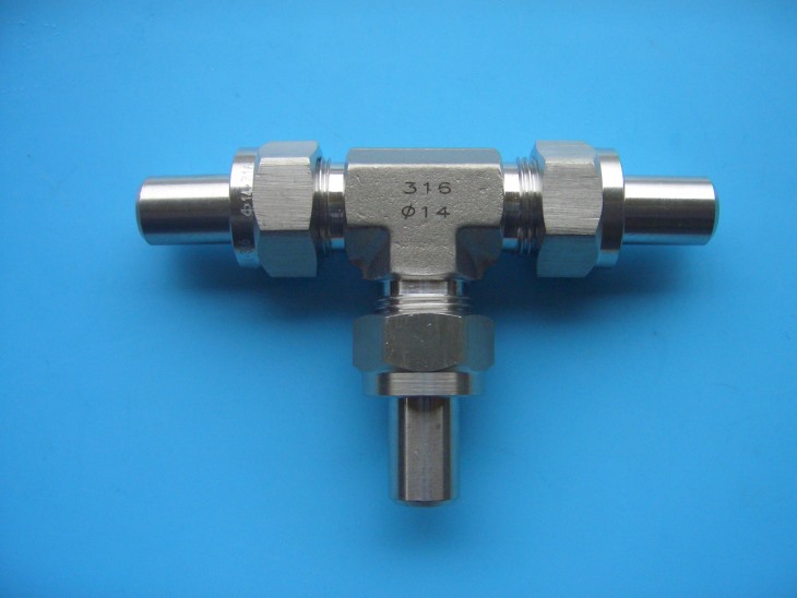 焊接三通中間接頭